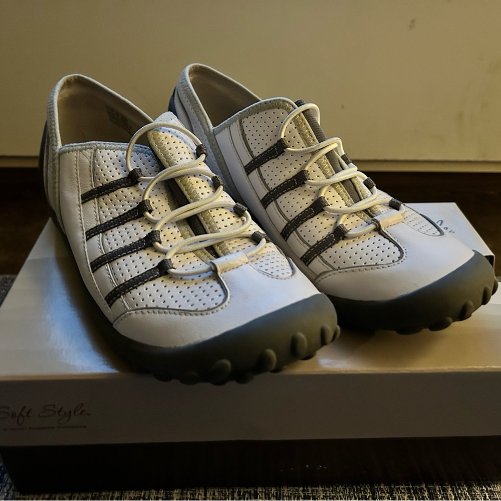 Privo Women's Shoe Size 8